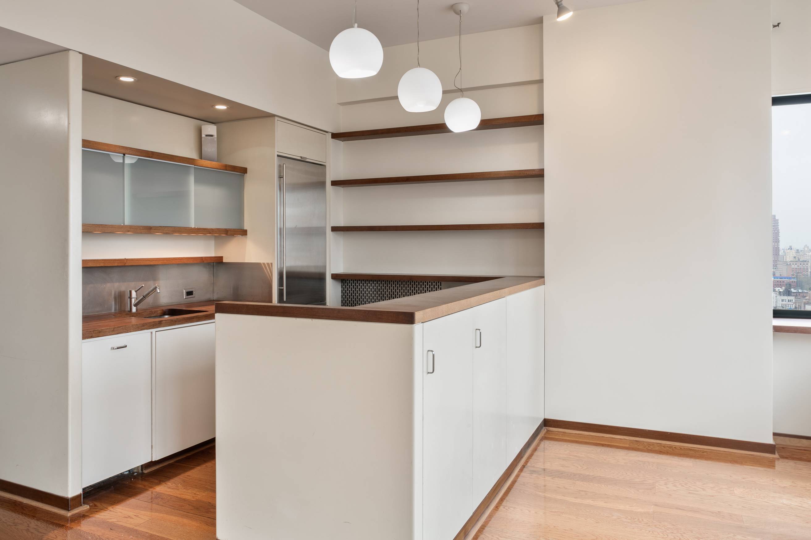 Located in the prime Upper West Side neighborhood of Lincoln Square, sweeping city and Central Park views greet you as you enter this two bedroom, two and a half bath ...