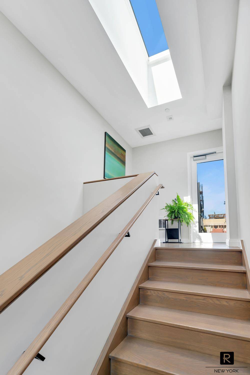 TURN KEY 3 bedrooms plus home office amp ; 3.