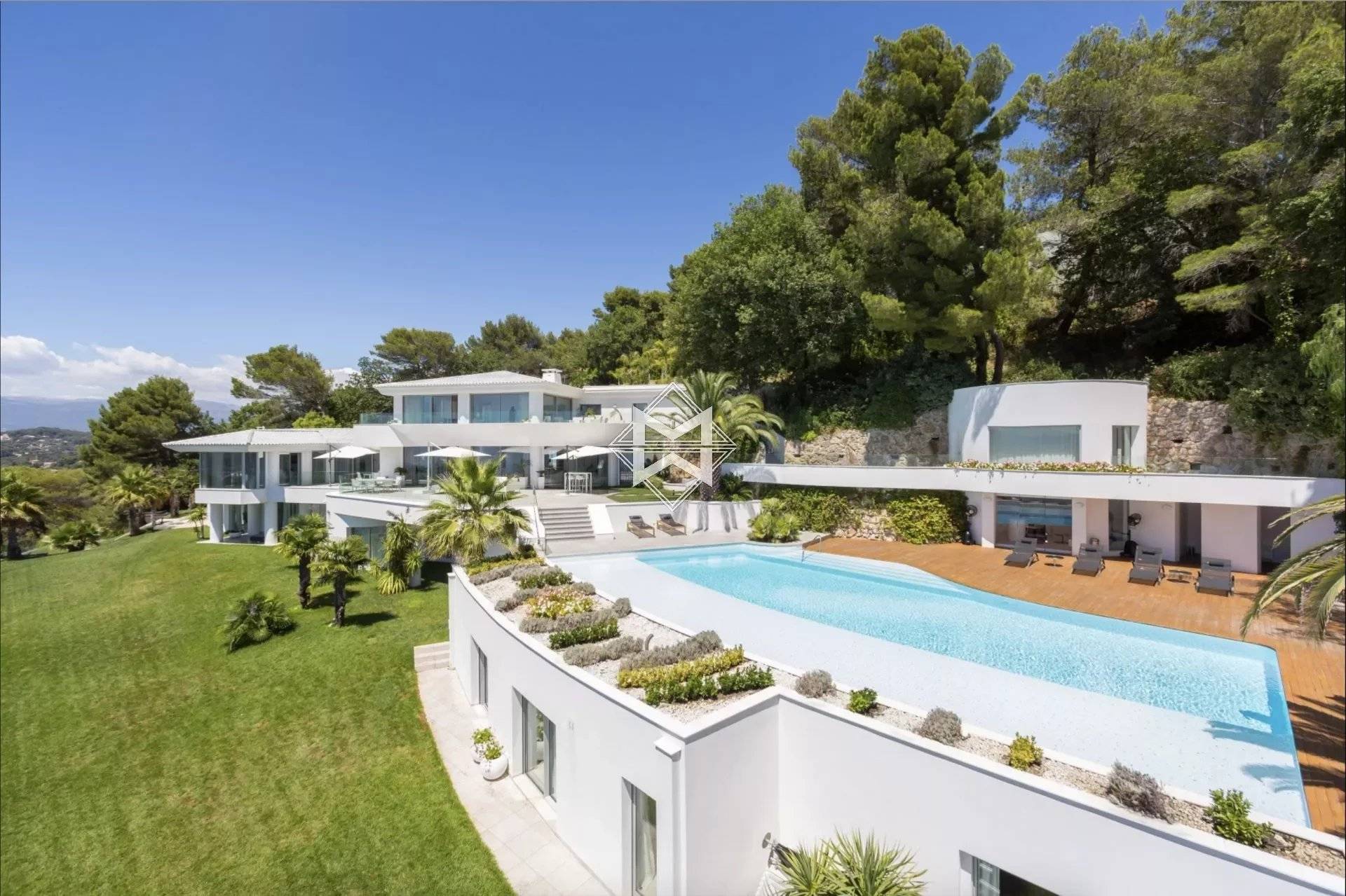 CANNES CALIFORNIE - Exceptional villa overlooking the bay of Cannes