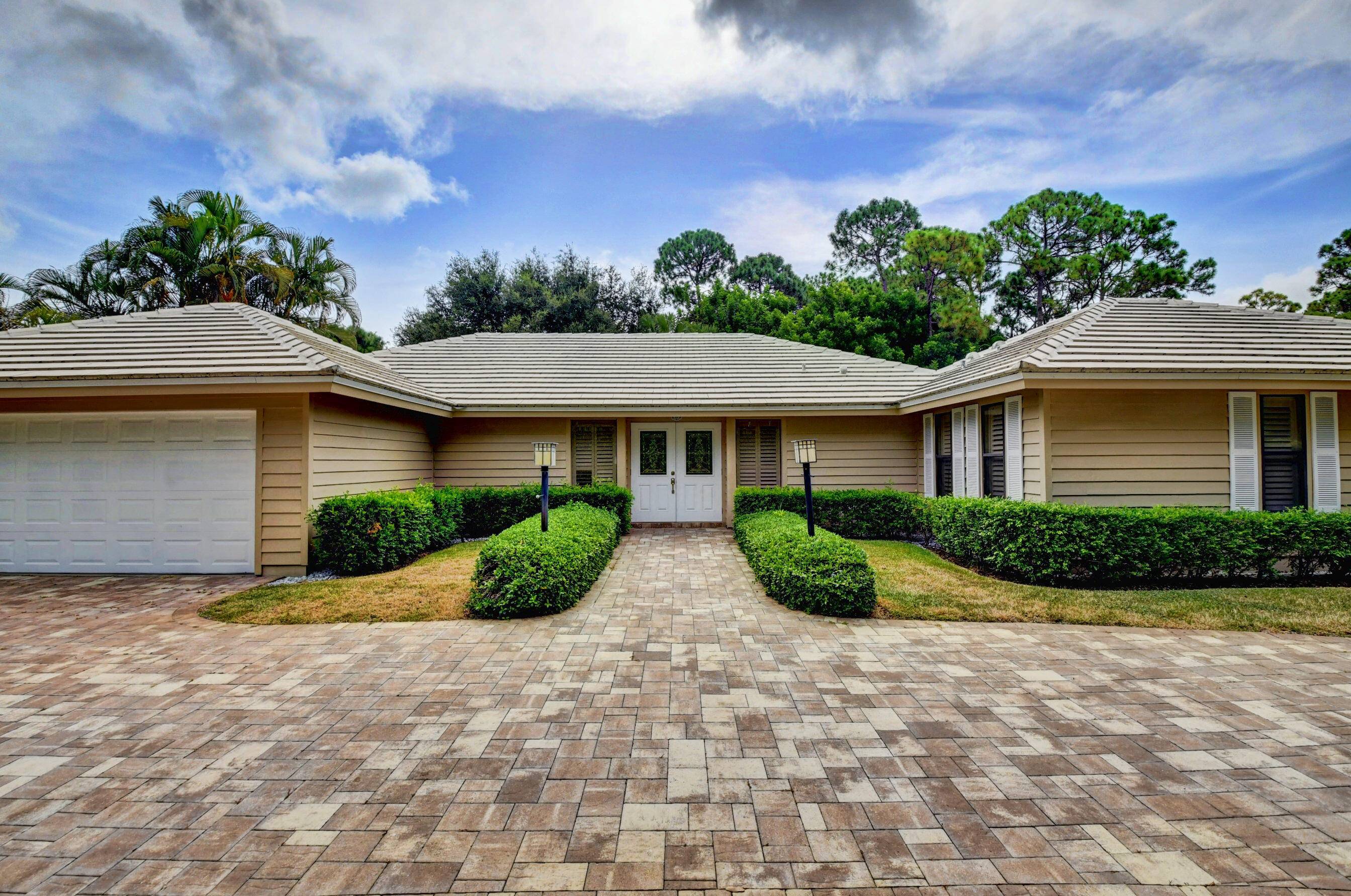 BACK ON THE MARKET ! Fantastic single family home for a fantastic price in Delray Dunes Country Club.