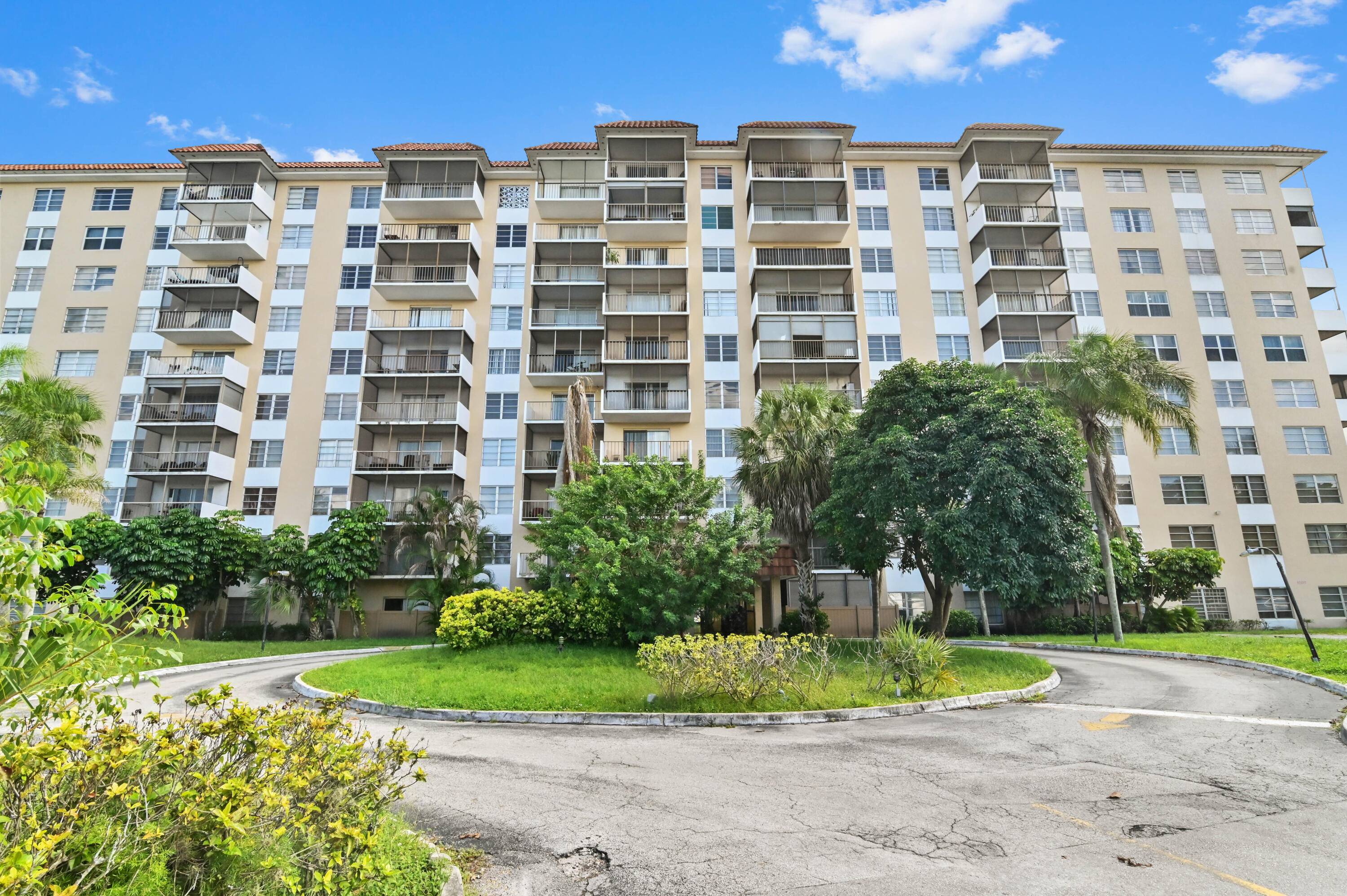 Beautiful 1 bedroom 1 bathroom condo with in unit washer and dryer located in Lauderhill gated community with 24 7 security.