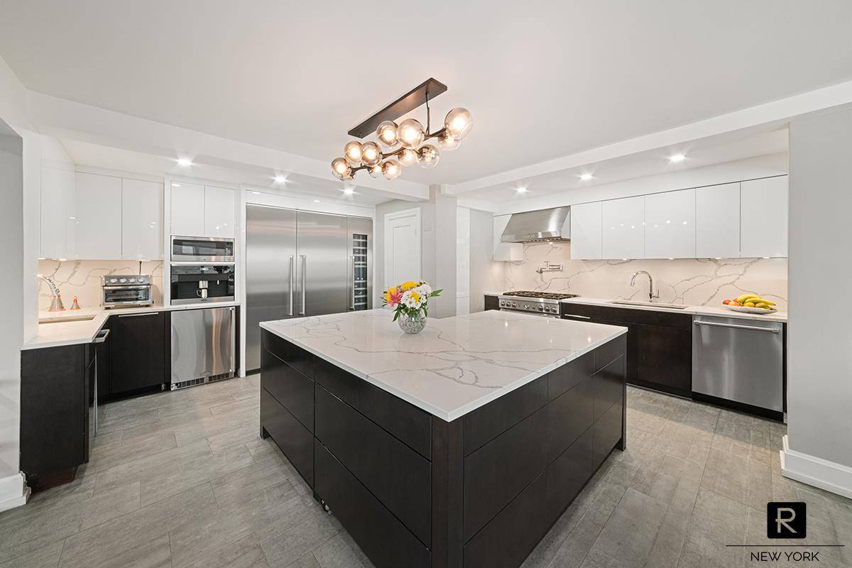 Move right into this gut renovated mint condition residence with 1, 000 square feet of open entertaining space, 3 bedrooms, an office den and 3 1 2 bathrooms.
