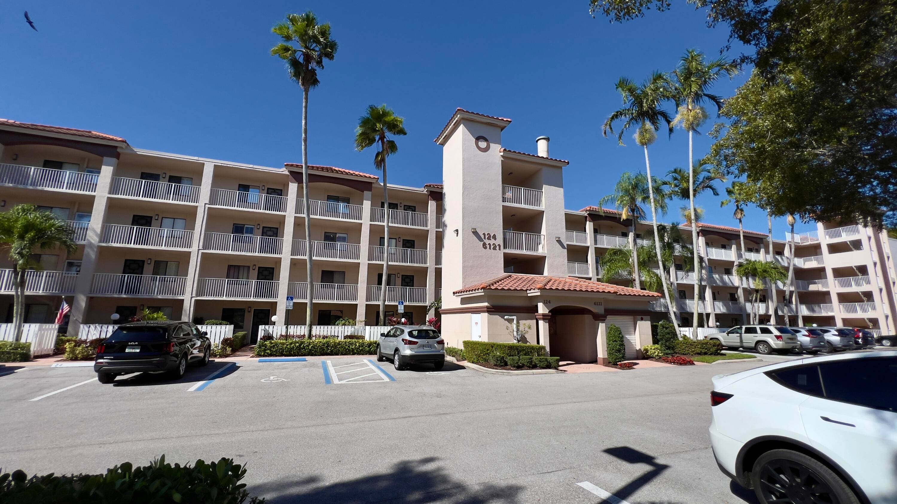 Enjoy Paradise in this beautiful 2 Bedroom, 2 bathroom with a den office space Condo.
