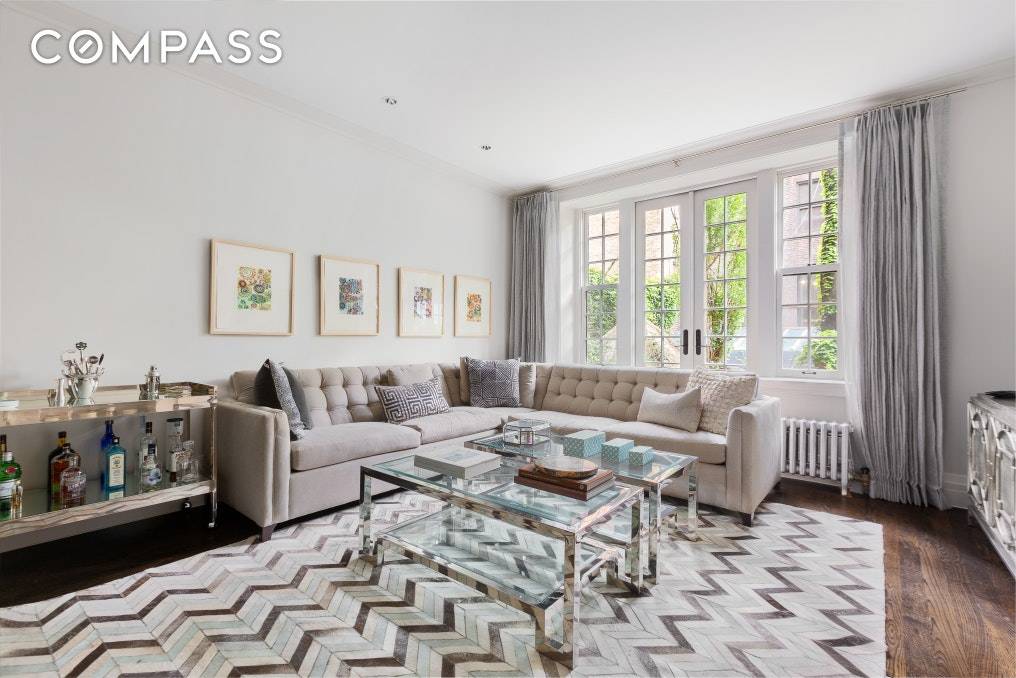Triple Mint Greenwich Village Oversized One Bedroom This approximately 900 square foot two into one bedroom cooperative is ideally located at the crossroads of Greenwich Village and the West Village ...