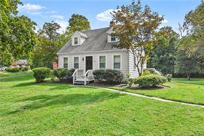 Move right into this charming 1930's Cape Style rental located in the most convenient New Canaan neighborhood.