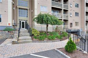 Why rent you can own ? Bright 2 bedroom 2 bath Condo END unit in Victorian Woods complex.