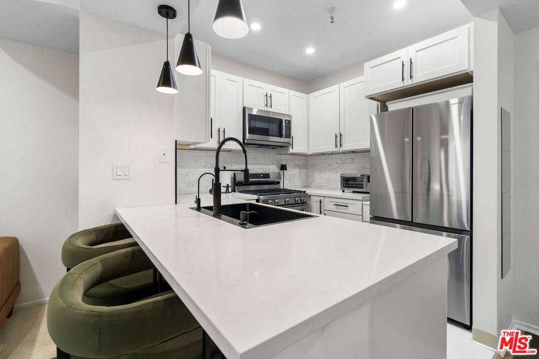 620  S Gramercy Pl 1BR Hancock Park La