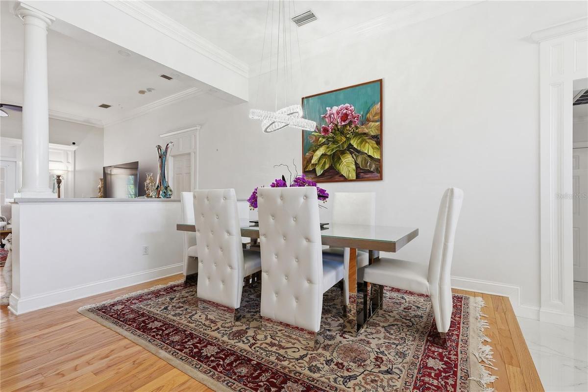 FORMAL DINING AREA