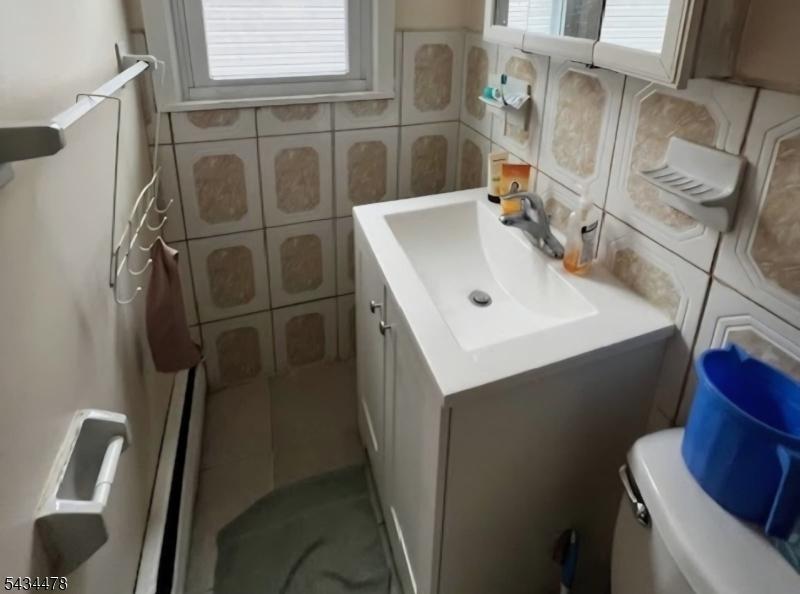 2nd Unit Bathroom