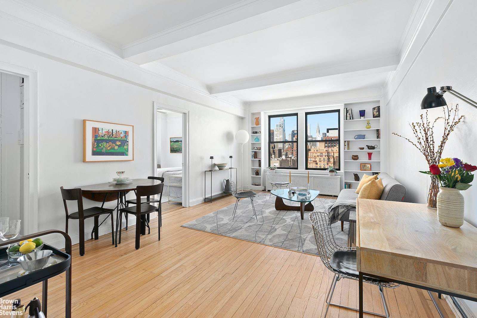 North West endless views of the NYC skyline, inclusive of the Empire State and Chrysler Buildings, embrace this stunning high floor large 1 bedroom 1 bath home.
