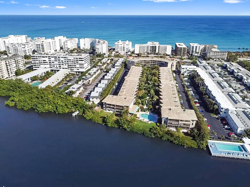 This stunning 2 bedroom, 2 bathroom condo on the top floor of a secure building is bathed in sunshine and ready for you to start living your Florida dream.