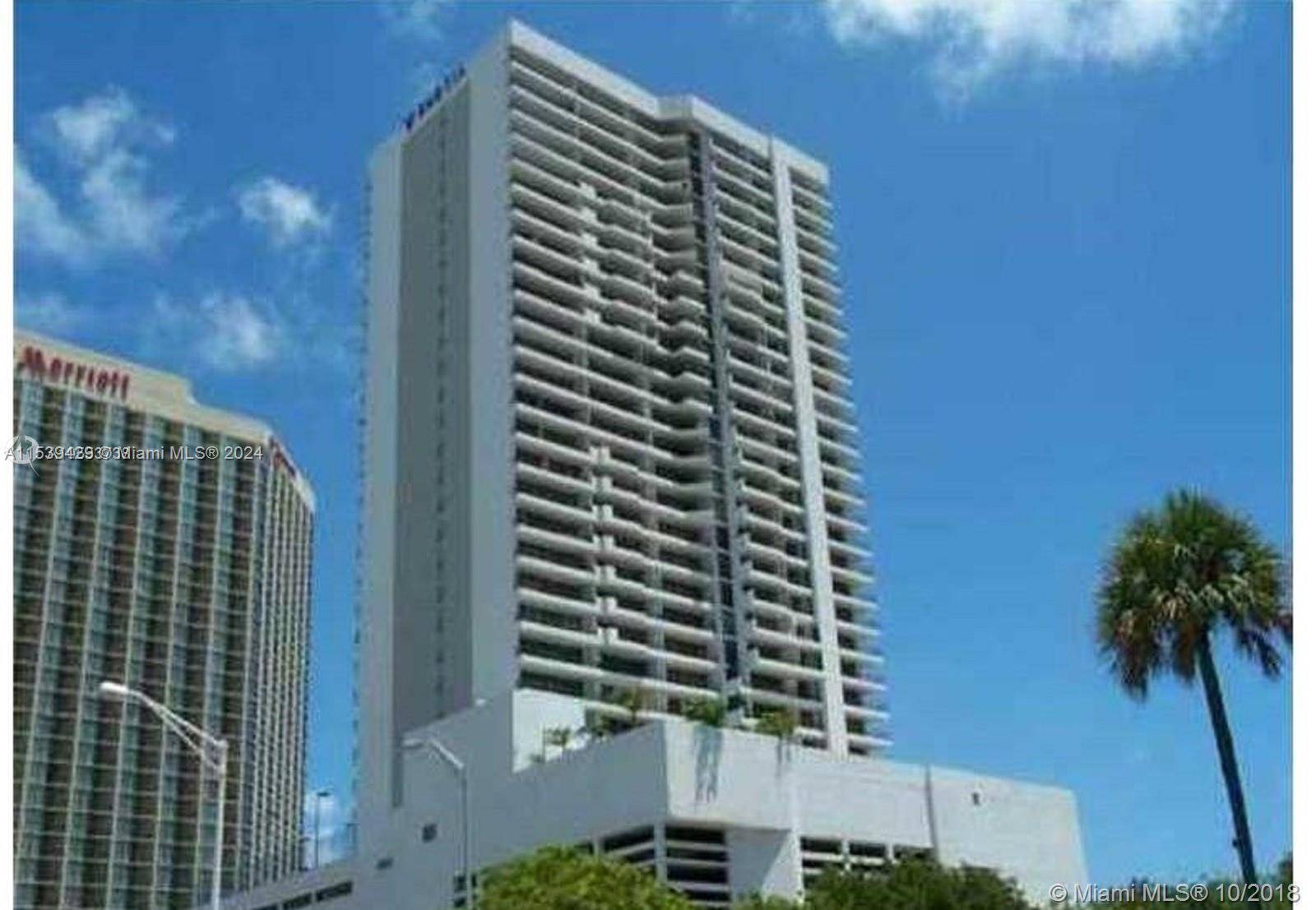 Beautiful spacious 1 1. 5 baths with Amazing views of Biscayne Bay including Venetian Causeway, MacArthur Causeway Downtown Miami located in Edgewater.