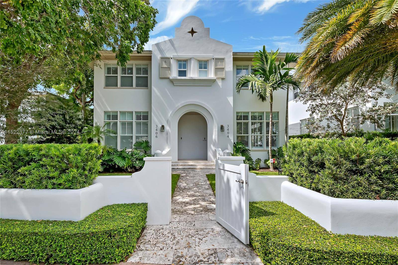 Beautiful development inspired by Bermuda s English and Spanish colonial architecture centrally located in Coral Gables.