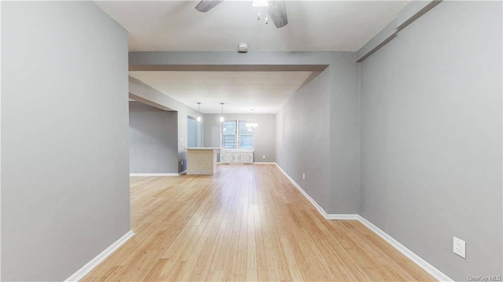 If you're looking for a spacious Co op unit in the Bronx, you have found it !