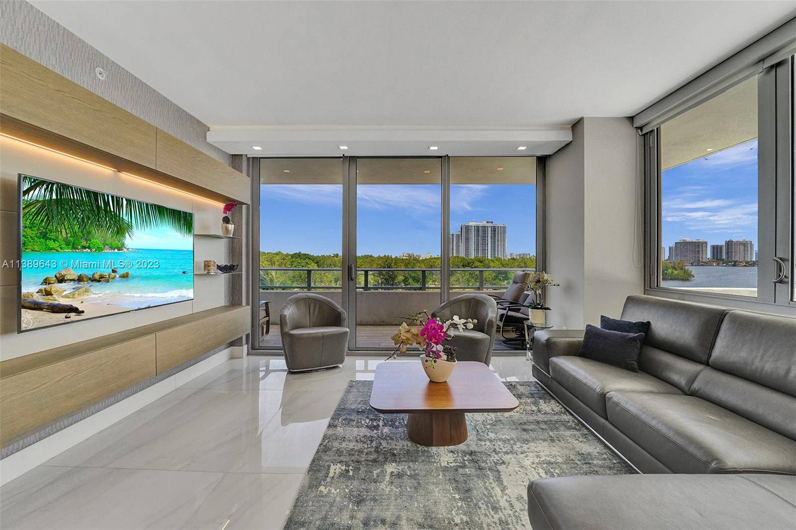 Spectacular 3 Bed 3 Bath Den, corner unit in the best line at the new luxury condo THE HARBOUR in North Miami.