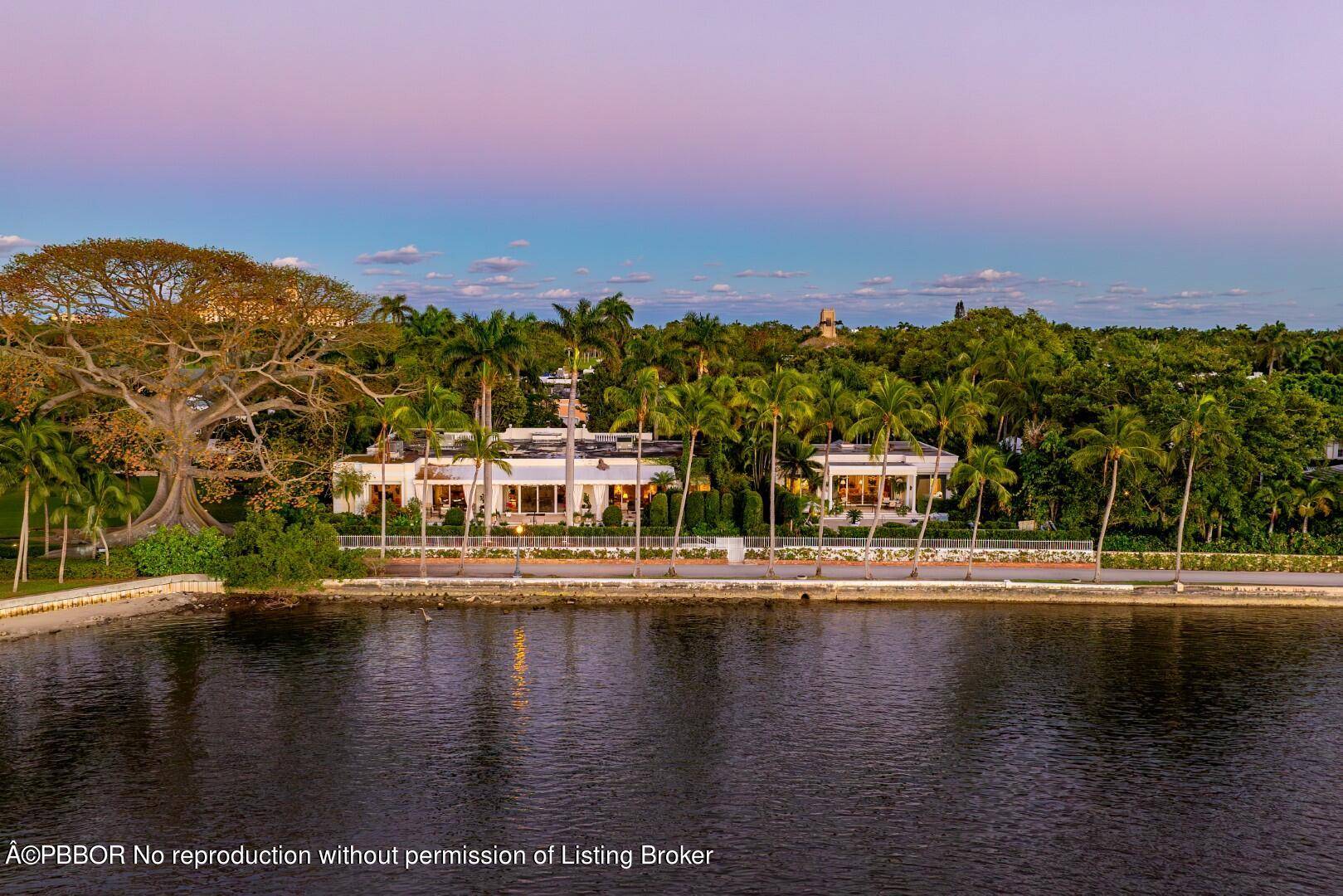 Fantastic Lakefront In Town property with 200' along the Intracoastal.