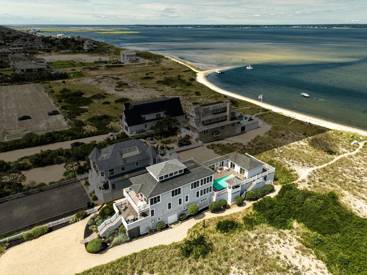 Fabulous Hamptons Summer Beach House
