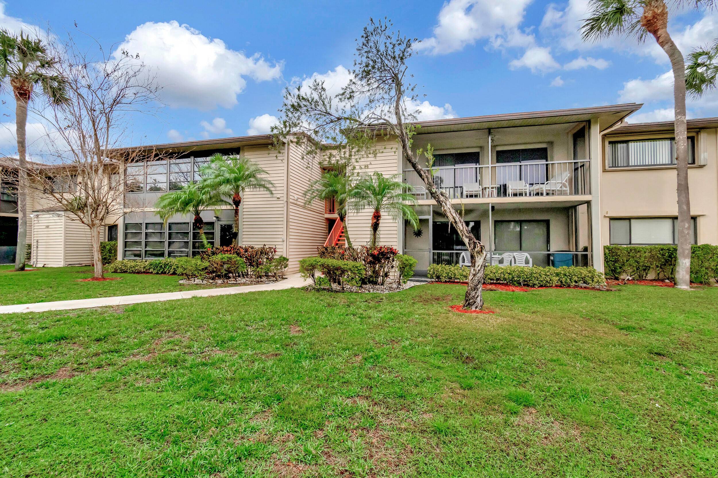 Find exceptionally elegant living in this move in ready ground floor condominium in tranquil Lakes of Delray.