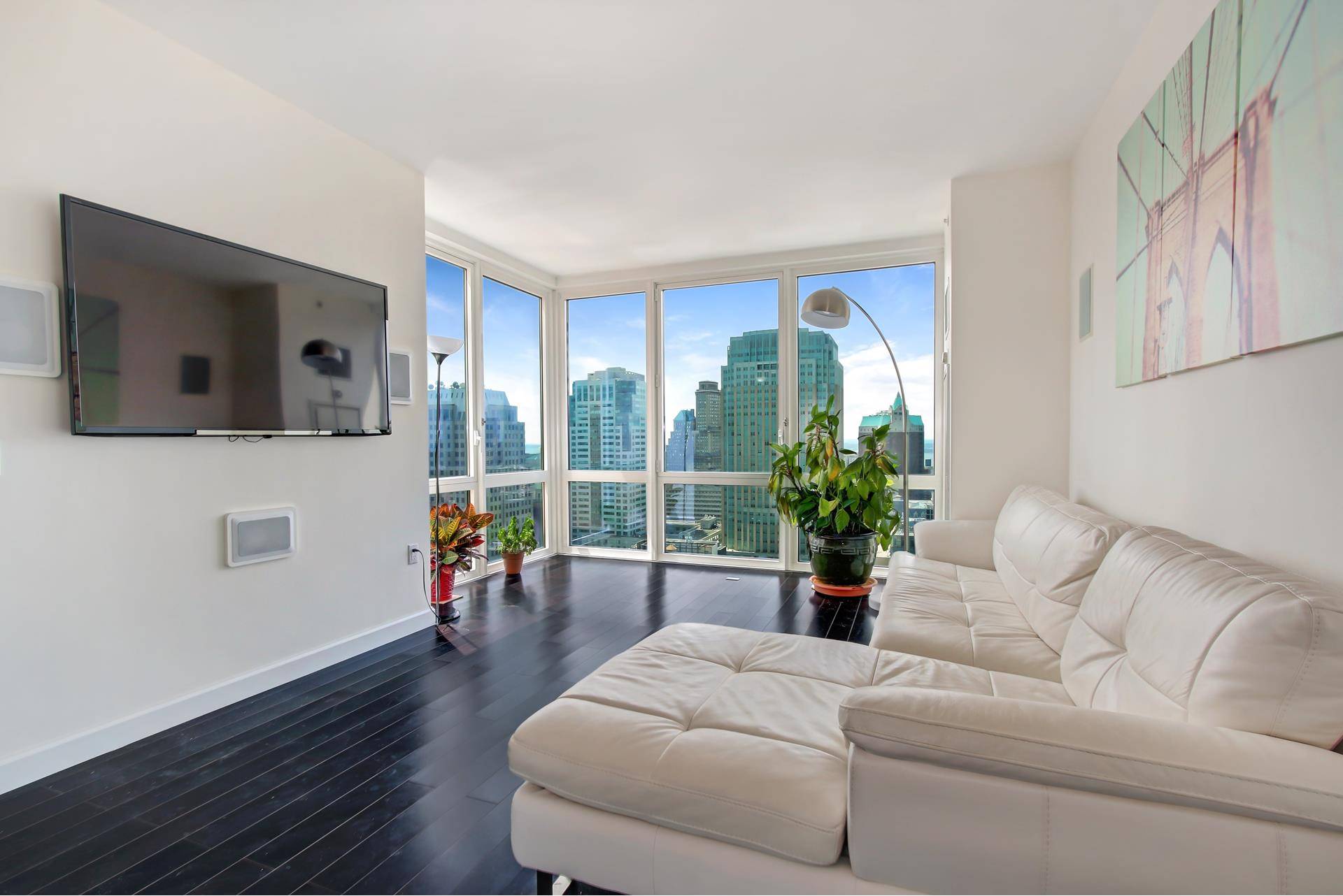 Available Immediately. Prepare to be seduced by breathtaking views of the Manhattan Bridge, full Downtown skyline and beyond.