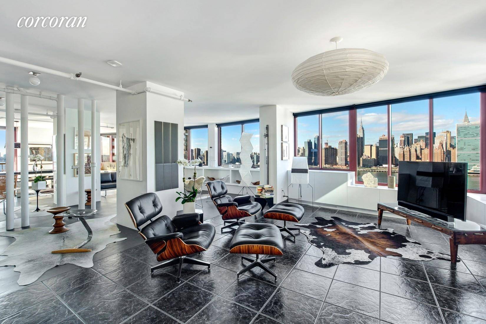 One of a kind ! Spanning over 2, 200 SF this exceptional split 3 bedroom, 2 bathroom residence offers jaw dropping panoramic Manhattan views overlooking Gantry State Park.