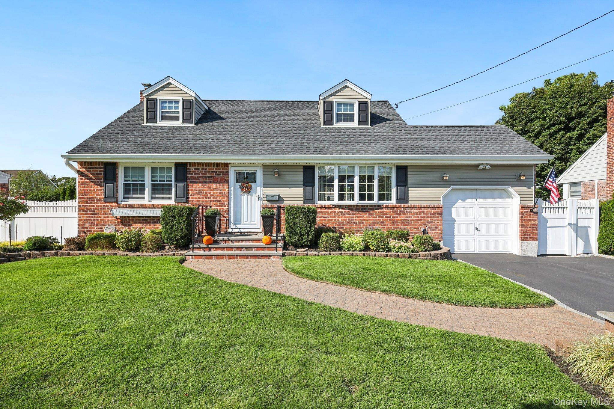 Welcome to this newly listed, pristine home a perfect blend of comfort, modern upgrades, and thoughtful details throughout.