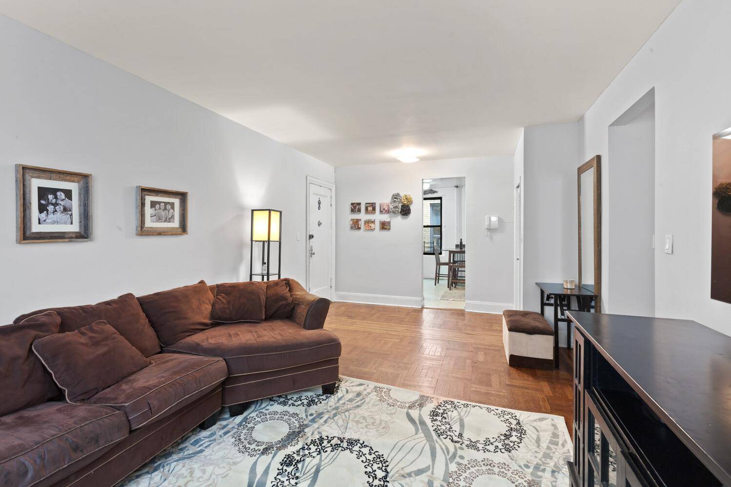 Charming 2 Bedroom apartment is the perfect apartment for the homeowner who wants the chance to create a home that reflects their own personality and taste.