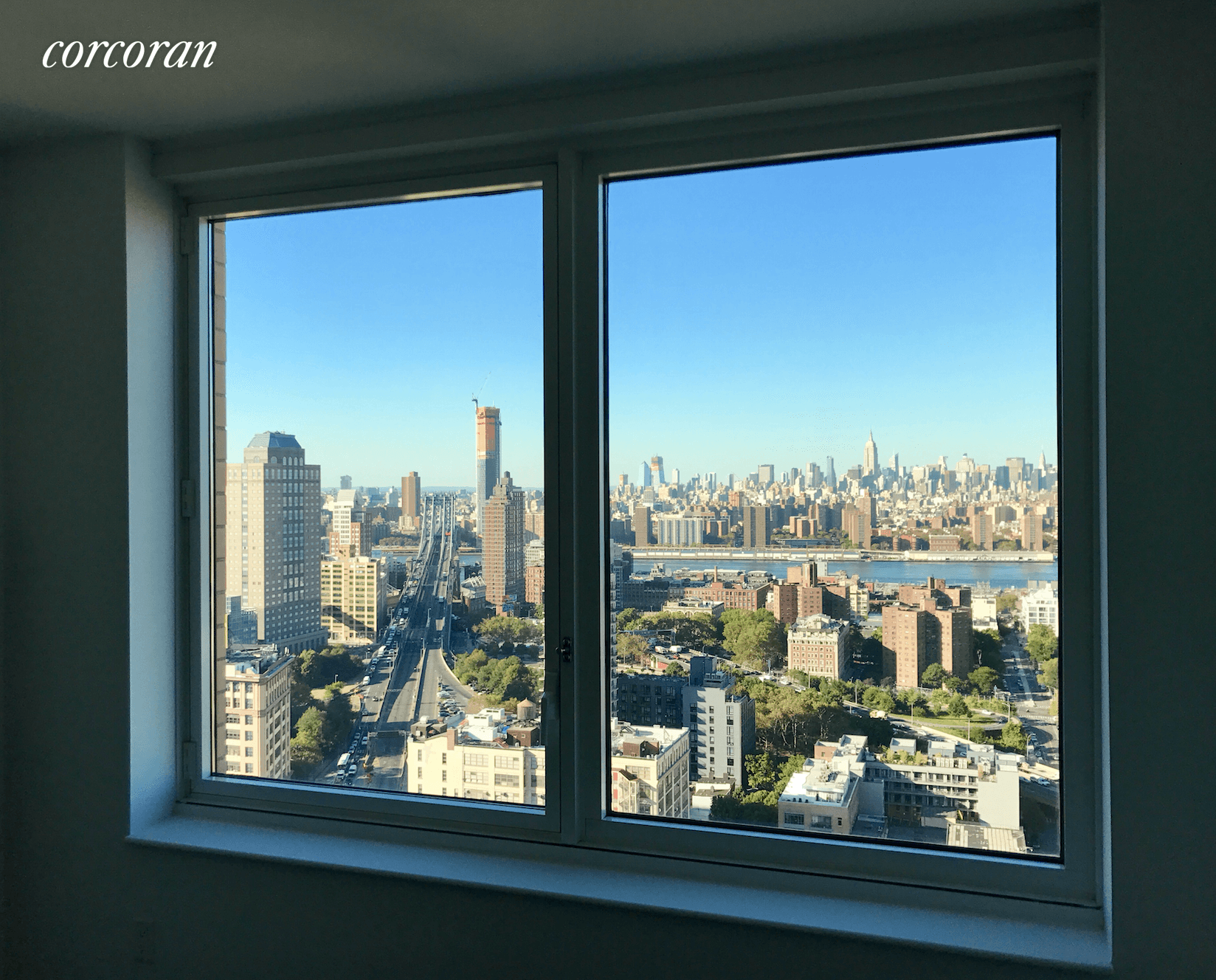 BEAUTIFUL 1BDR WITH GORGEOUS VIEWS OF THE MANHATTAN SKYLINE !