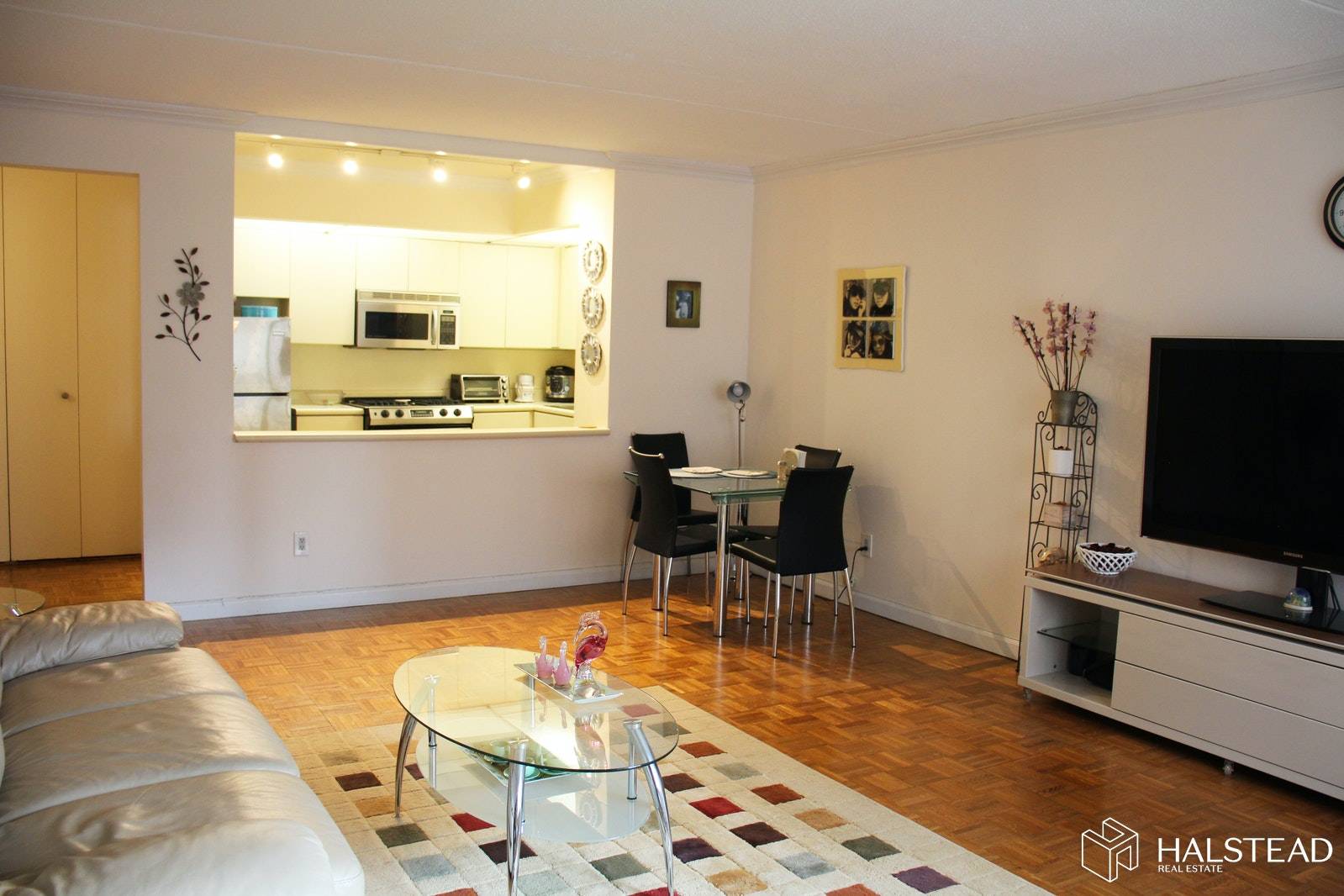 Enjoy life in the heart of the upper west side !