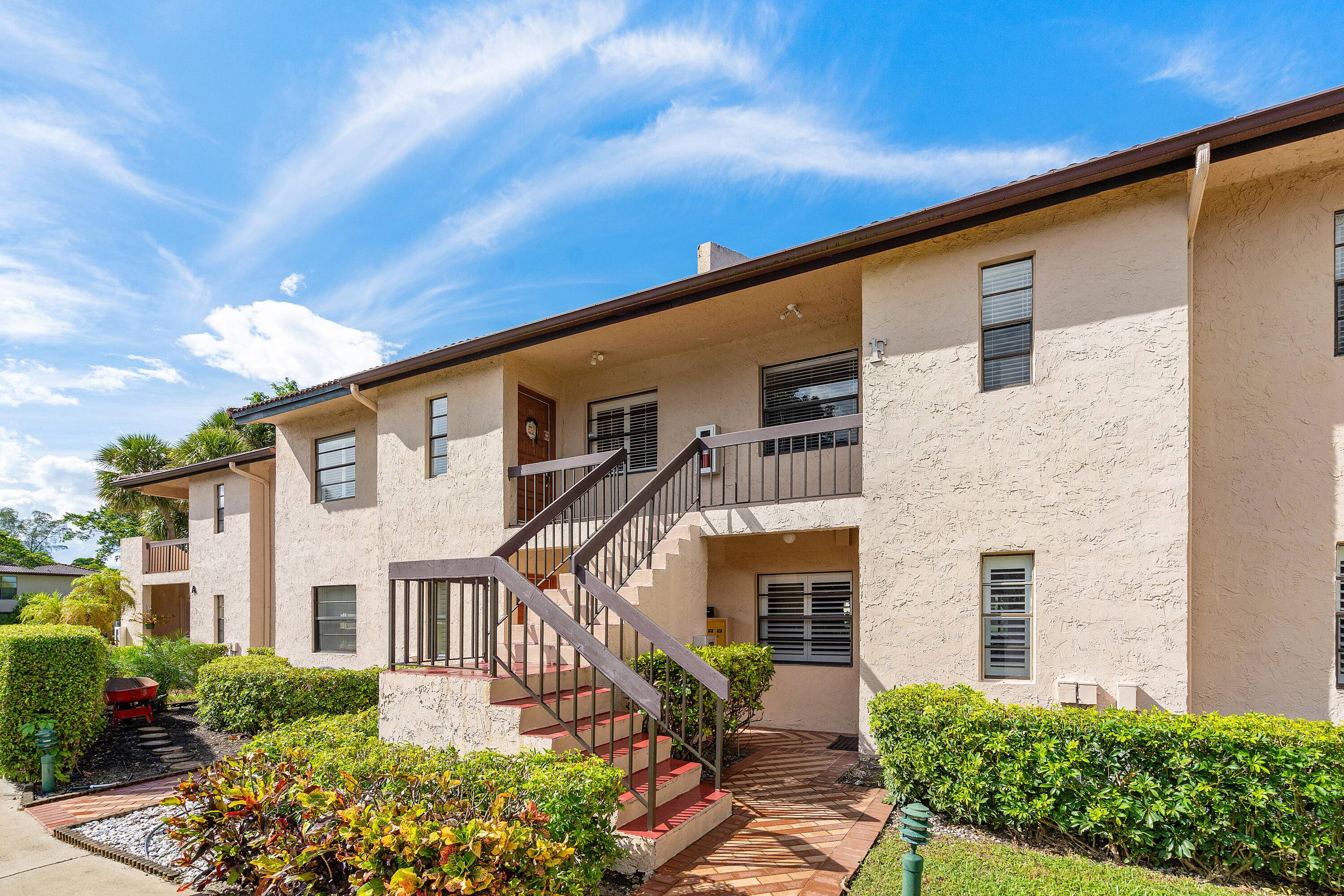 This beautifully renovated 2 bedroom condo has a wonderful open concept floor plan which leads to the expanded Florida room with fantastic views of the lake.