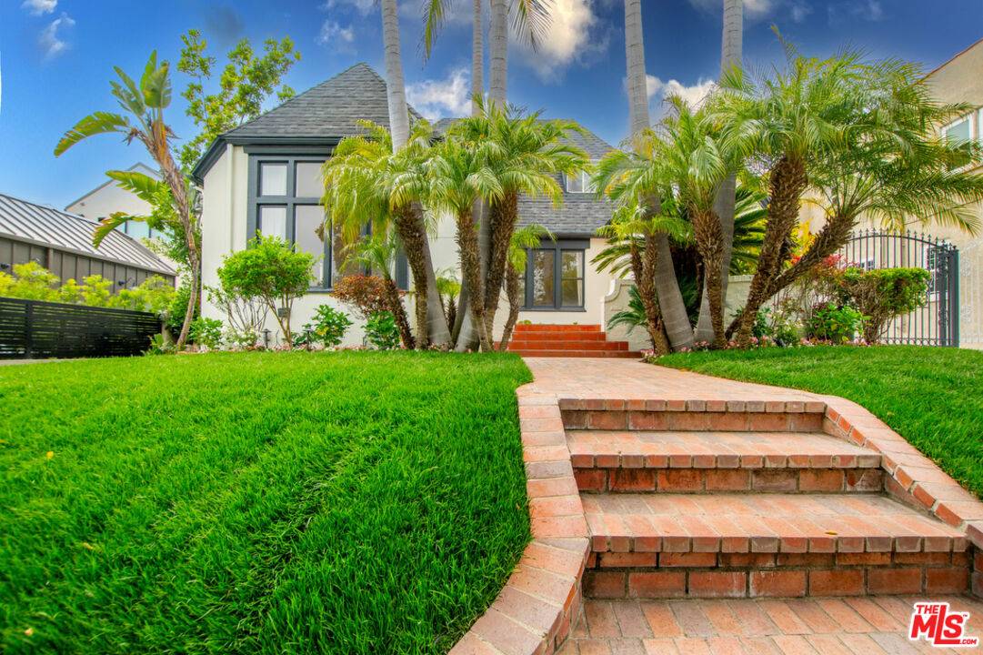 449  S Citrus Ave 4BR Hancock Park La