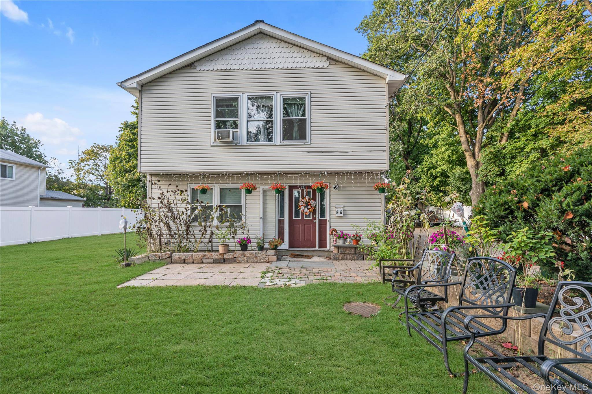 7 bedroom 2 full bath Home, Family room, Big backyard and plenty space for parking.