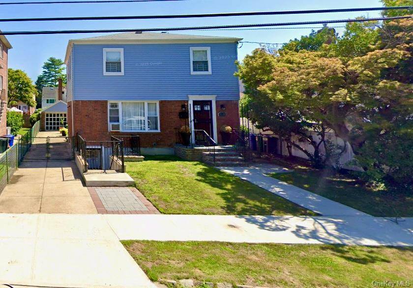 Beautifully Renovated Detached Home for Rent in the Heart of Bayside Welcome to 42 35 217th St, a charming and recently renovated detached home offering 3 spacious bedrooms and 1.