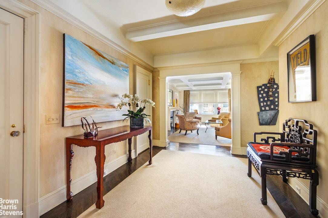 SPRAWLING CLASSIC 6On a high floor in one of Carnegie Hill's most sought after prewar buildings is this lovely, Classic 6 with wonderful light, ceilings more than 9' high and ...