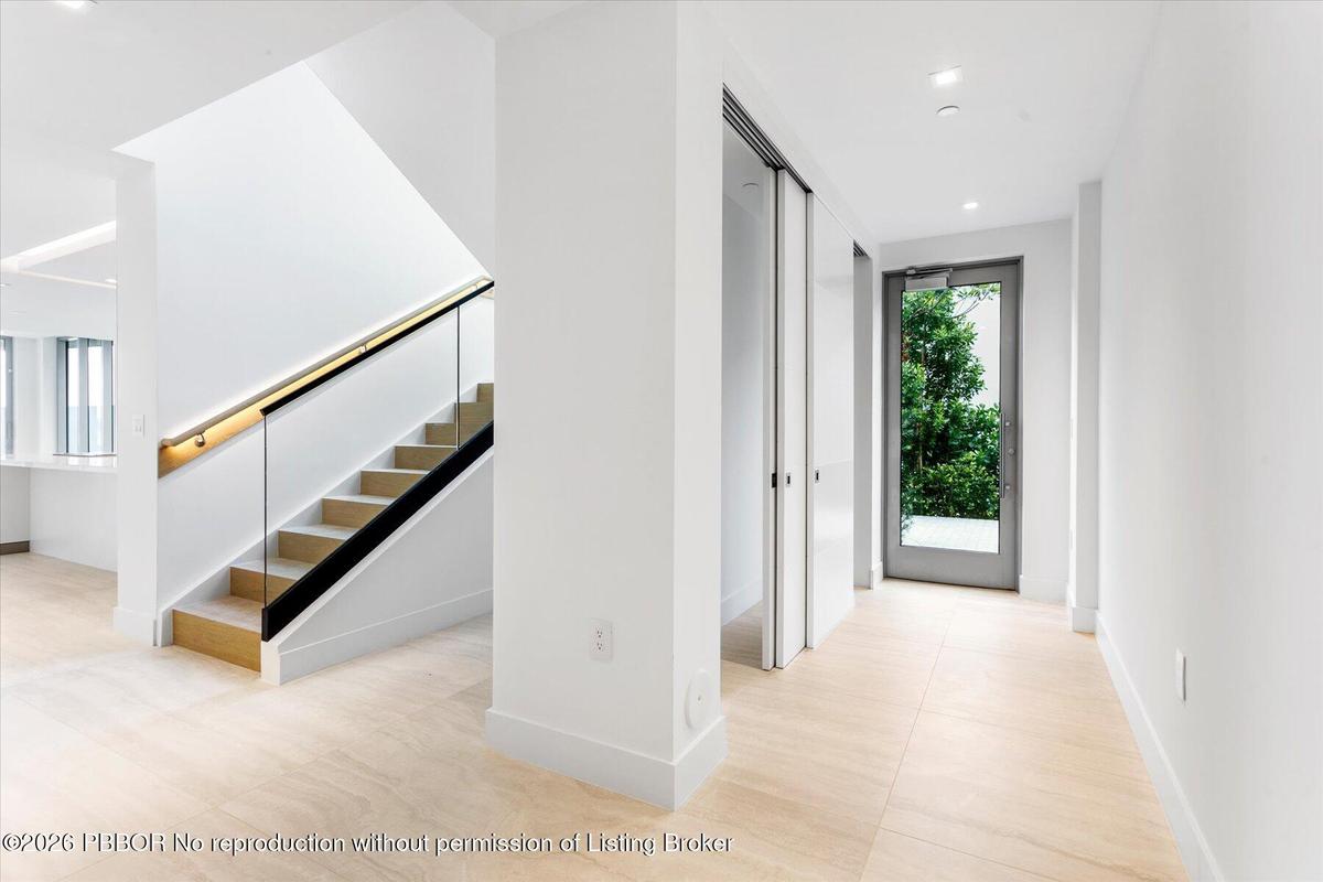 With Private side entrance