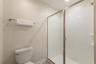 Connecting bath between theme rooms