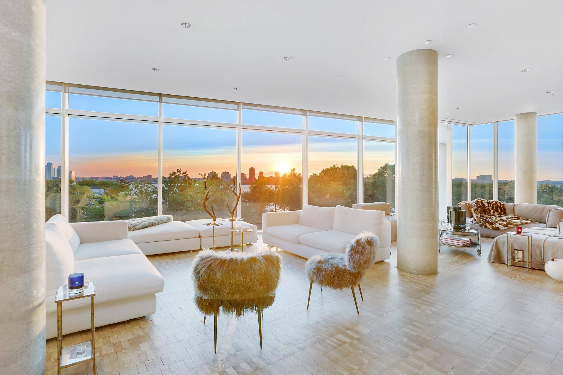 Live your dream in this ultimate Modern lifestyle home designed by Pritzker Prize winning architect Richard Meier.