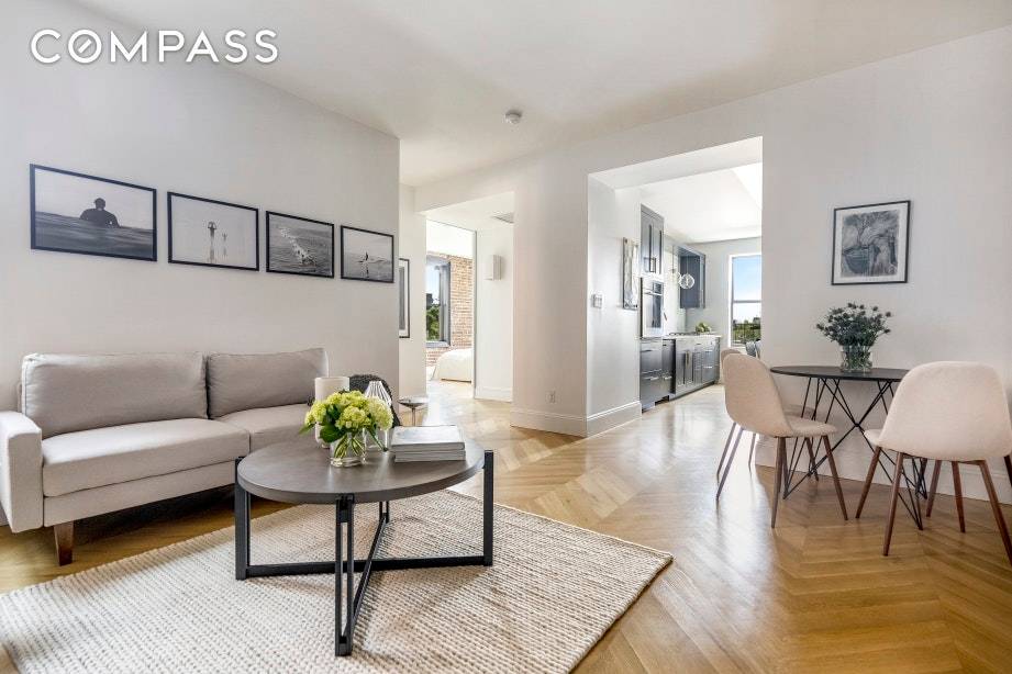 Peaceful and serene mint condition escape in convenient Brooklyn Heights !