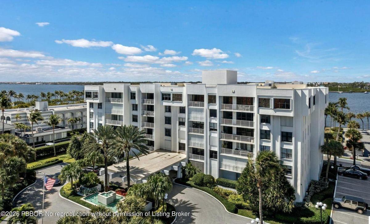 6 Stories w/port cochere