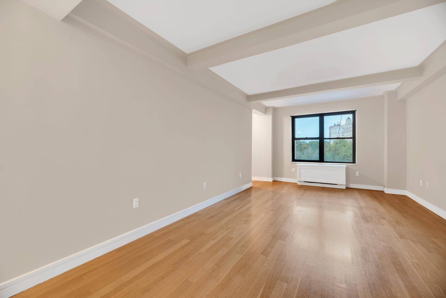 Luxurious high floor studio in this pre war condominium has a beautiful open view looking North up Riverside Drive you can see both the Hudson River and the George Washington ...
