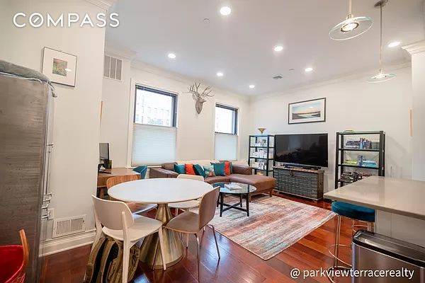 Gorgeous Gem Duplex Apartment in Cobble Hill Stunning 1 Bed 1.