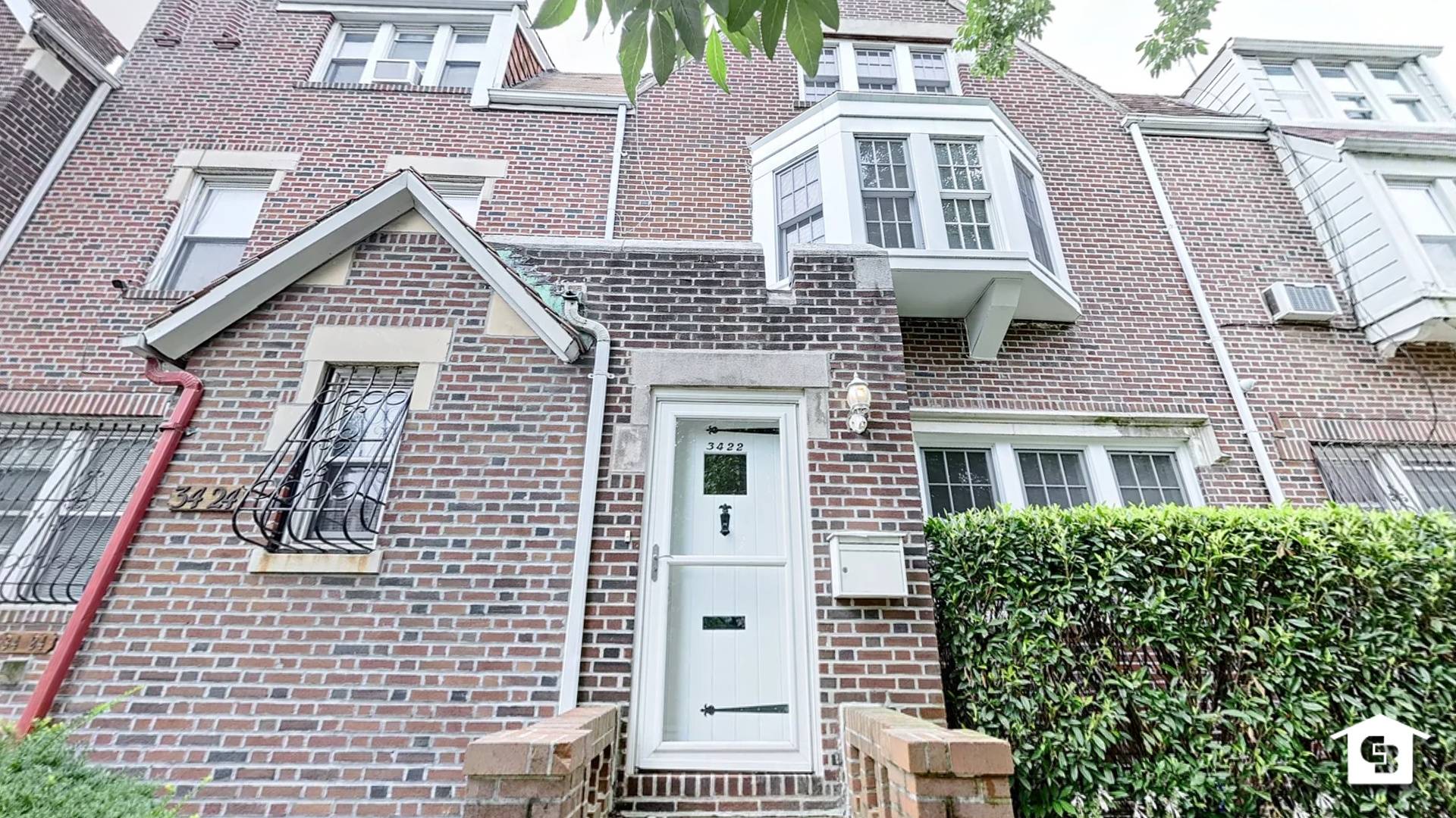 Jackson Heights Townhouse No expense spared during 4 floor gut renovation.