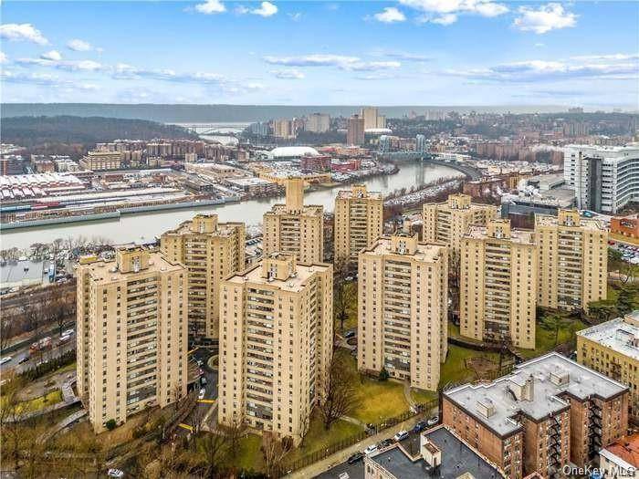 Fordham Hills is a gated community in the University heights of the Bronx with 24 hour security staff, close to all major transportation, highways, shopping areas and more.