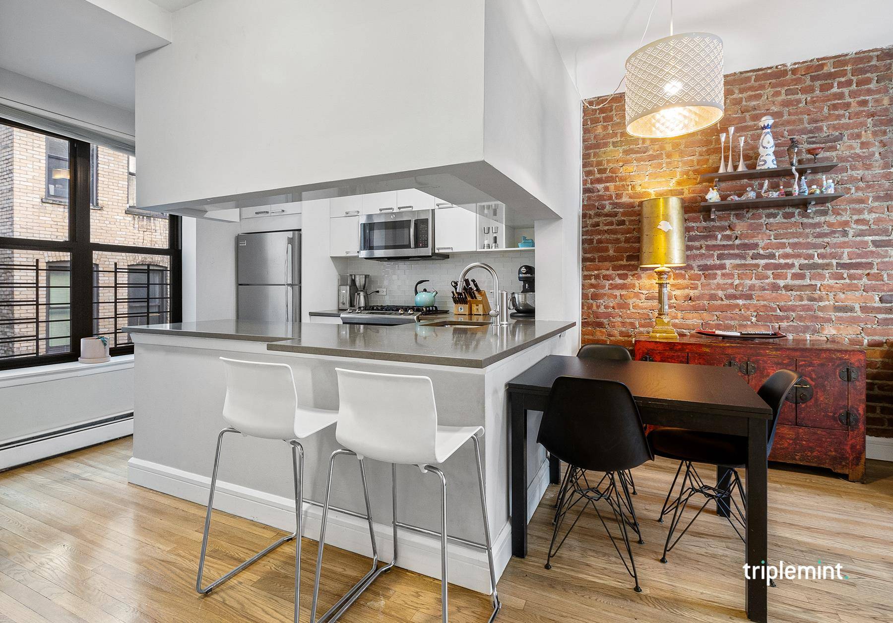 Welcome to this incredible home in prime Prospect Heights directly across from Brooklyn Botanic Gardens, Brooklyn Museum and the 2 3 Eastern Parkway subway stop.