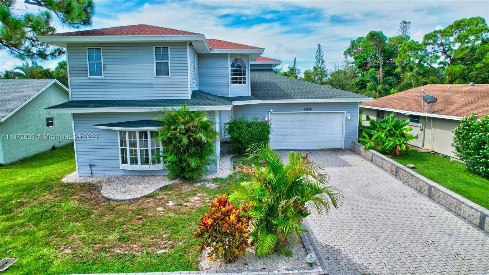 Luxurious home close to the beach perfect for family vacations !