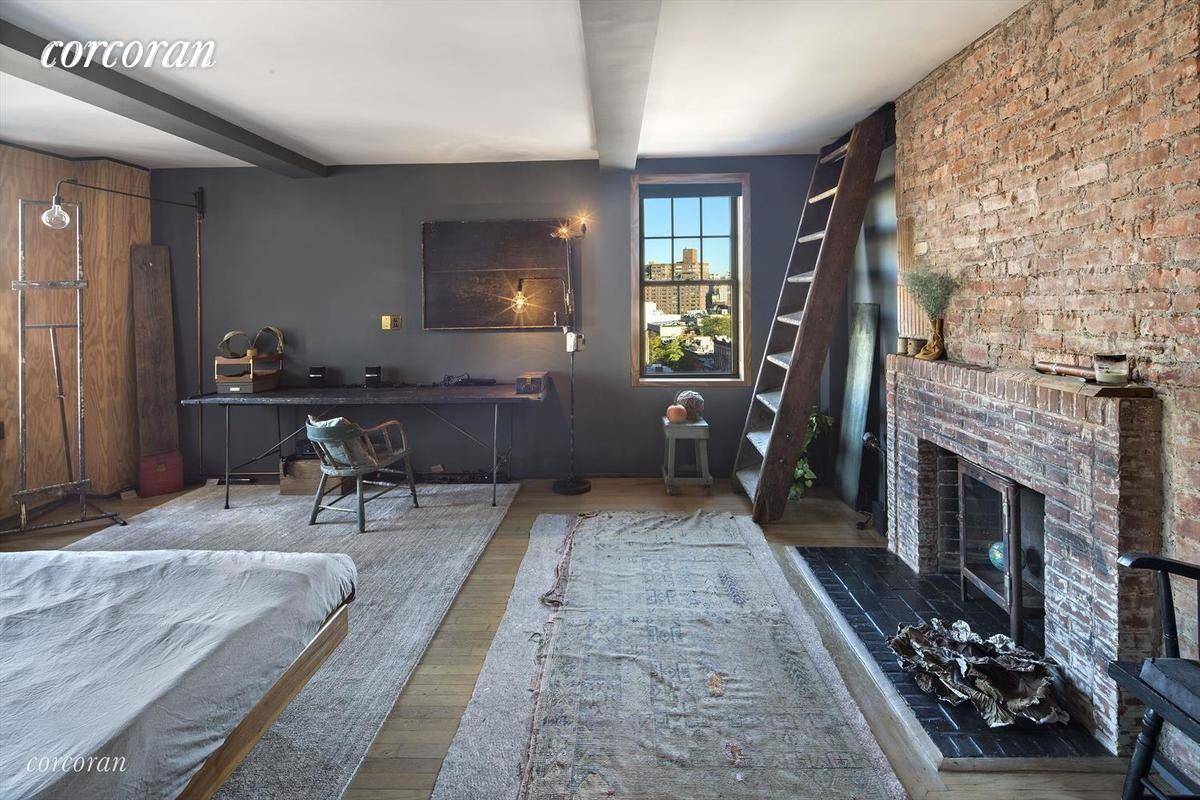 Enter this inviting, elevated and timeless over sized studio in the West Village to experience panoramic views including Empire State Building and sophisticated interiors.