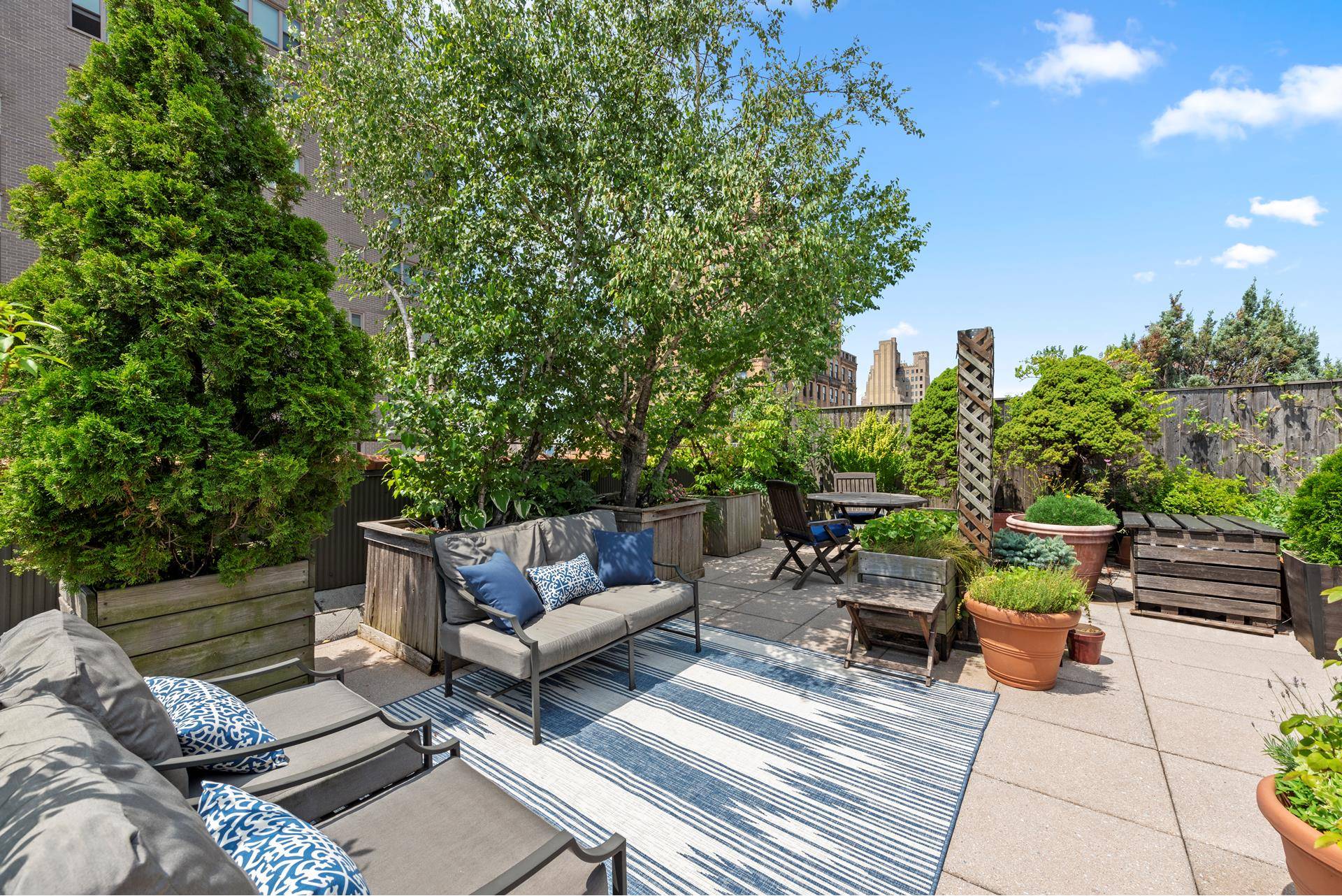 Stunning penthouse three bedroom two bath loft with fireplace, washer and dryer, central air and enormous outdoor paradise that is your very own private roof deck !