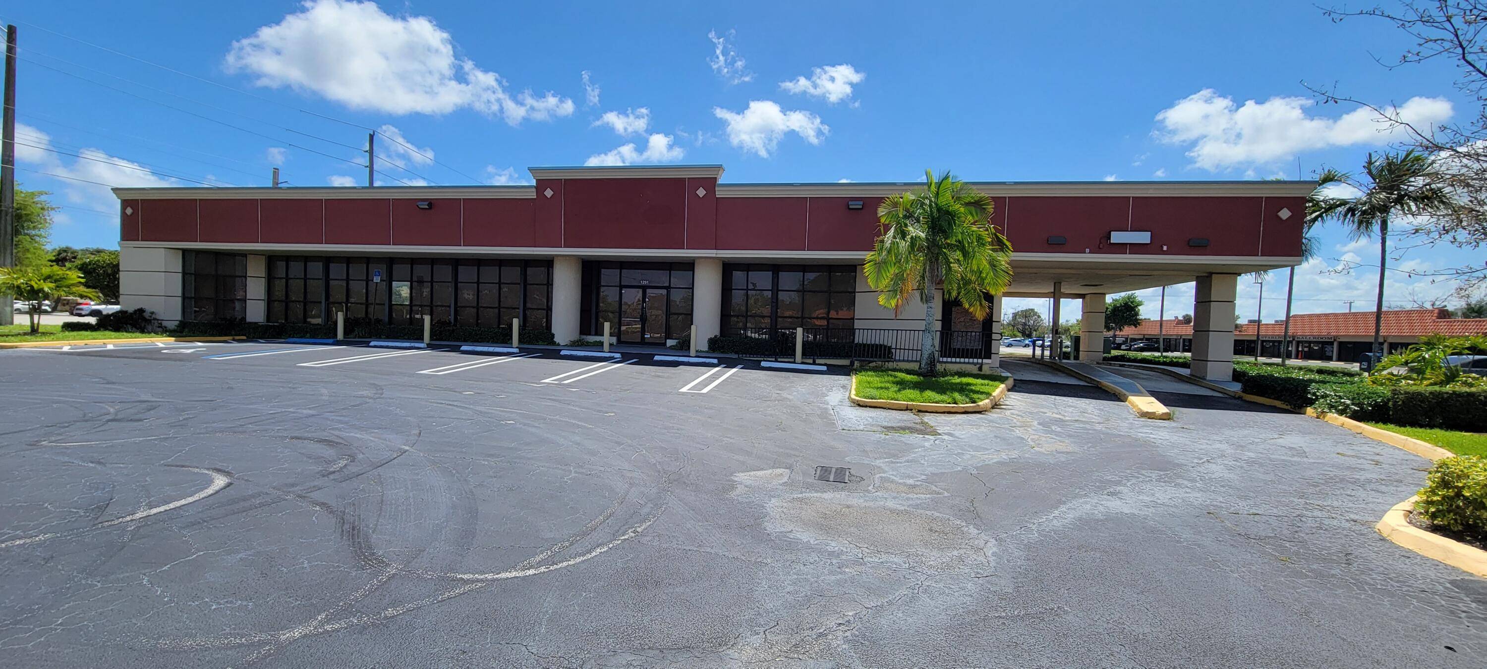 4725 sq foot Free Standing retail space in high traffic neighborhood center formerly HSBC Bank.