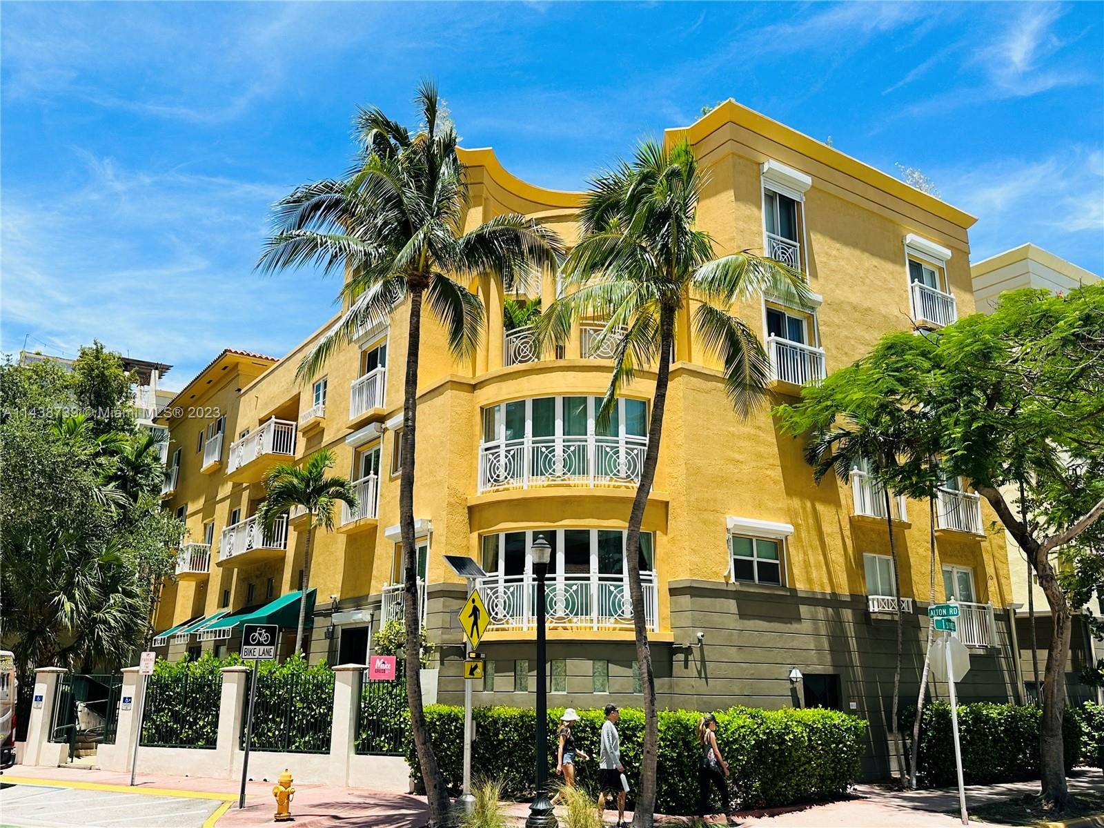 Rarely available and impeccably maintained 2 bedroom 2 bathroom condo in the highly sought after Courts of South Beach.