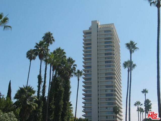 9255  DOHENY RD Hollywood Hills East LA