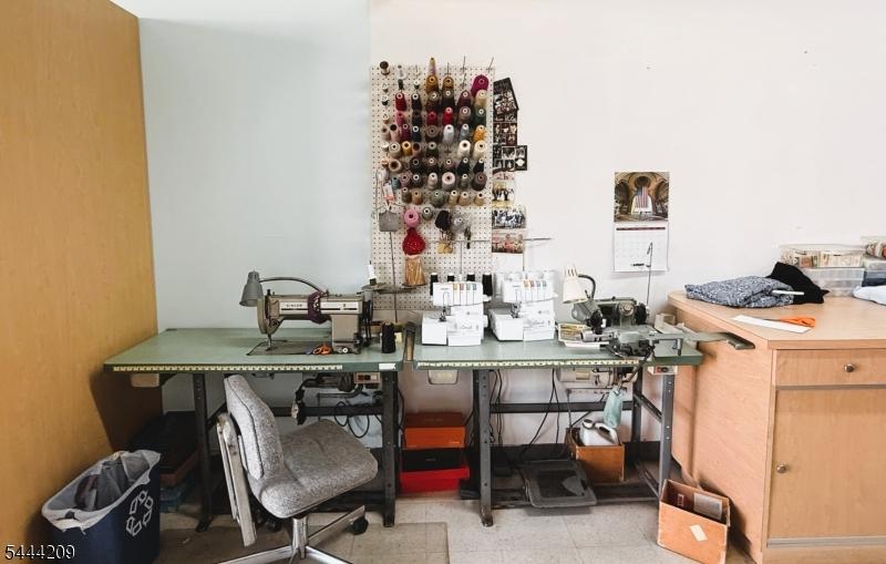 Alteration / Seamstress